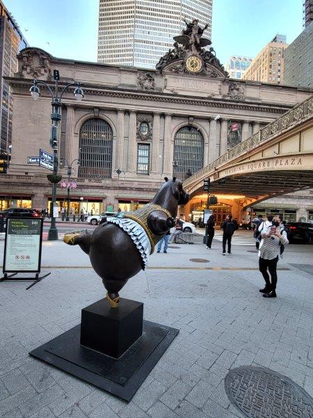 Hippo Ballerina, pirouette, which is a smaller version of Hippo Ballerina striking a pose