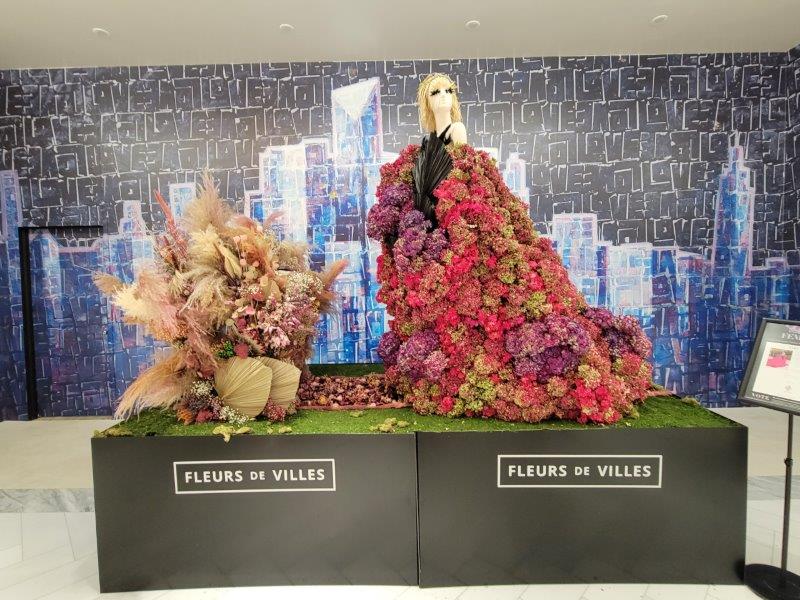 Front of the Lady Gaga Floral Mannequin at the Femmes Fleur de Villes 2022 event 