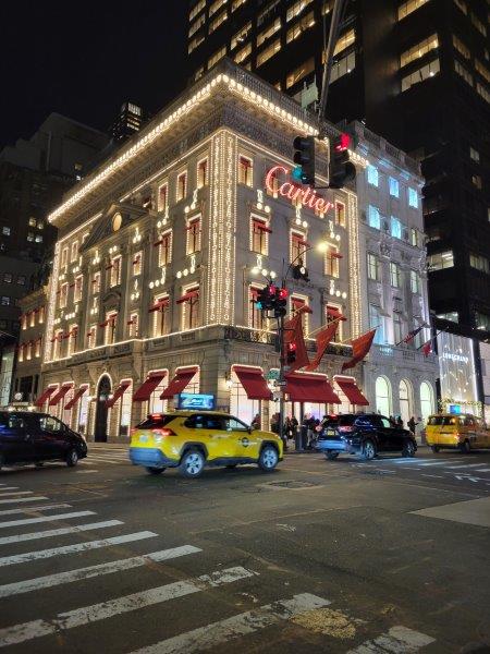 Cartier store on Fifth Ave in winter 2022