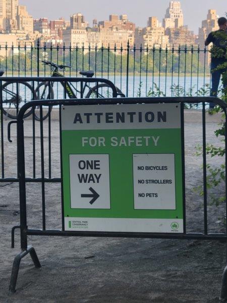 Reservoir Loop Rules showing one way with no bicycles, strollers and pets