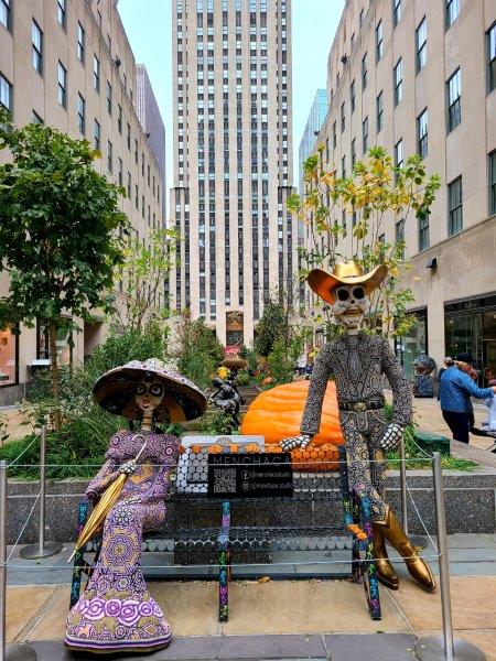 Día de los Muertos installation at Rockefeller Center in 2021