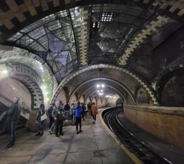 Old City Hall Subway Station in NYC with a curved platform