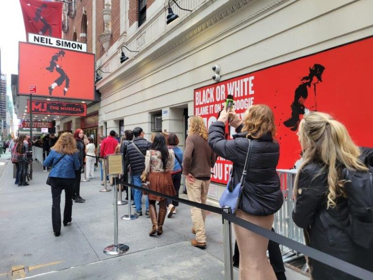 Broadway dress code a guide to what to wear to a show