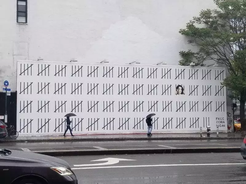 Banksy tribute to Zehra Doğan in NYC
