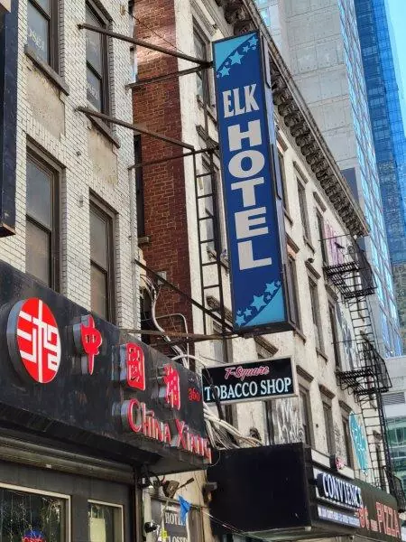 Elk Hotel in Times Square