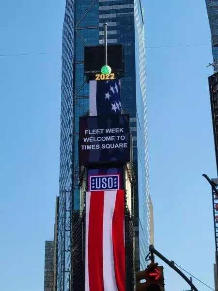 Times Square welcoming sailors