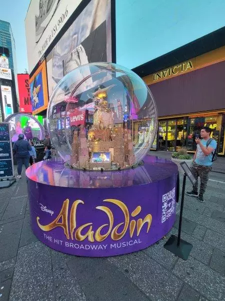 Aladdin globe